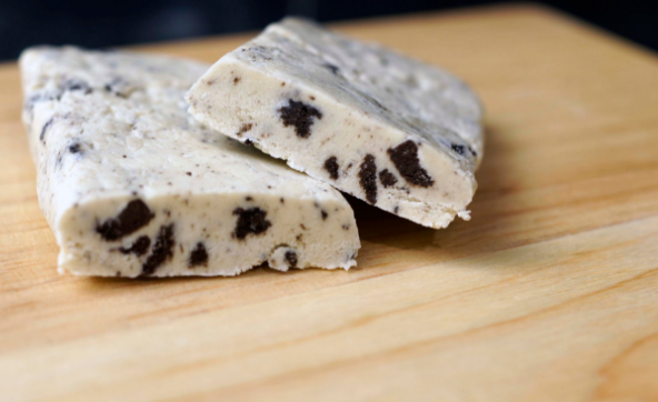 No-Bake Cookies and Cream Protein bars