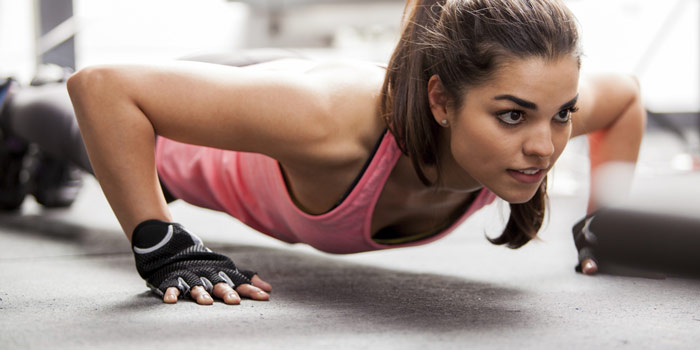 female does push up with perfect form