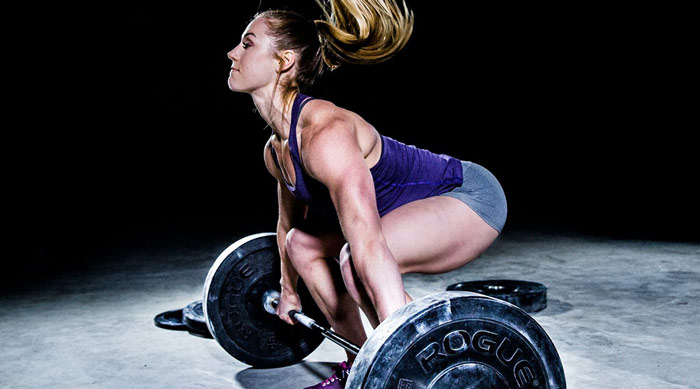 brook wells crossfit athlete showing muscular and strong body